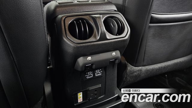 Jeep Wrangler (JL) 2.0 Overland Power Top 4Door 4xe 2023 — фото 18