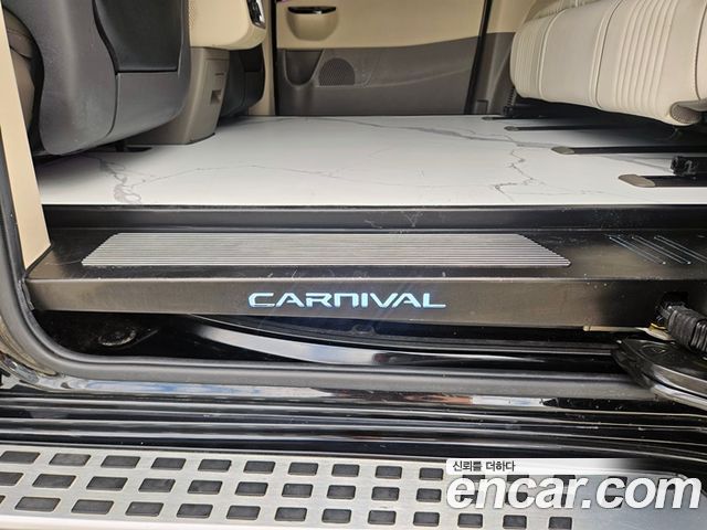 Kia Carnival (IV) Gasoline 4-Seater Hi-Limousine (Special) 2021 — фото 15