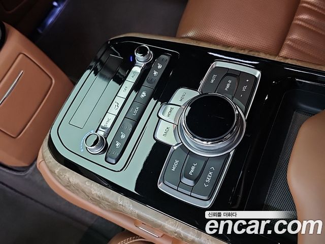 Genesis G90 5.0 AWD Prestige 2019 — фото 18