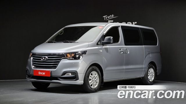 Hyundai Grand Starex Van 3-Seater Smart 2020 — фото 1