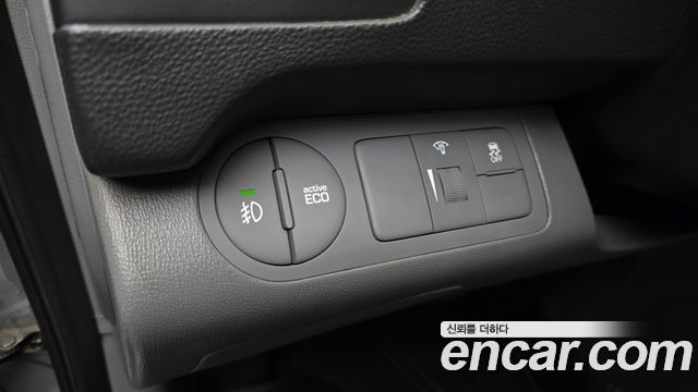 Hyundai Grand Starex Van 3-Seater Smart 2020 — фото 15