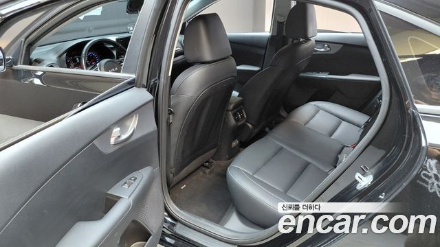 Kia K3 (II) 1.6 Trendy 2023 — фото 12