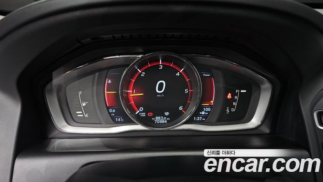 Volvo XC60 D3 1st 2016 — фото 8