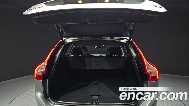 Volvo XC60 D3 1st 2016 — фото 20