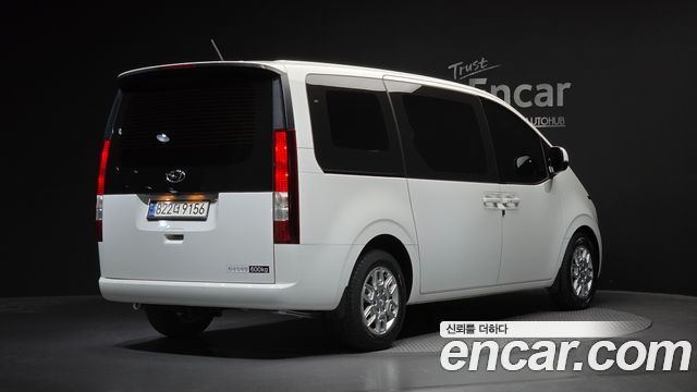 Hyundai Staria L3.5 Cargo 5-Seater Modern 2023 — фото 2