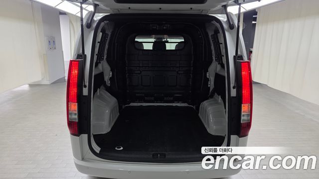 Hyundai Staria L3.5 Cargo 5-Seater Modern 2023 — фото 18