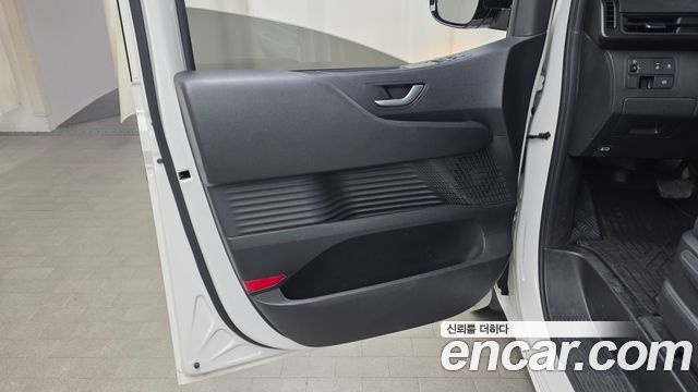 Hyundai Staria L3.5 Cargo 5-Seater Modern 2023 — фото 24