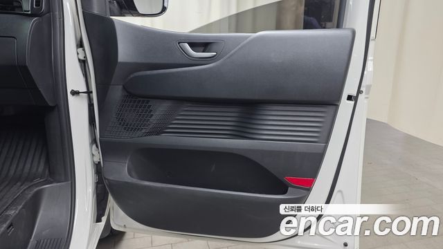Hyundai Staria L3.5 Cargo 5-Seater Modern 2023 — фото 25