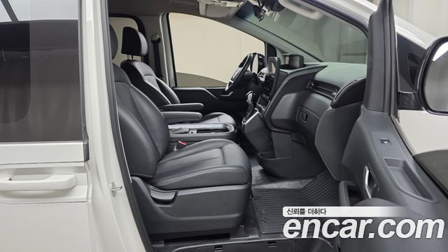 Hyundai Staria L3.5 Cargo 5-Seater Modern 2023 — фото 26