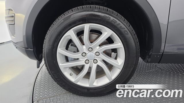 Land Rover Discovery Sport 2.0 TD4 SE 2017 — фото 5