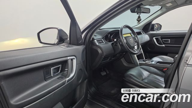 Land Rover Discovery Sport 2.0 TD4 SE 2017 — фото 10