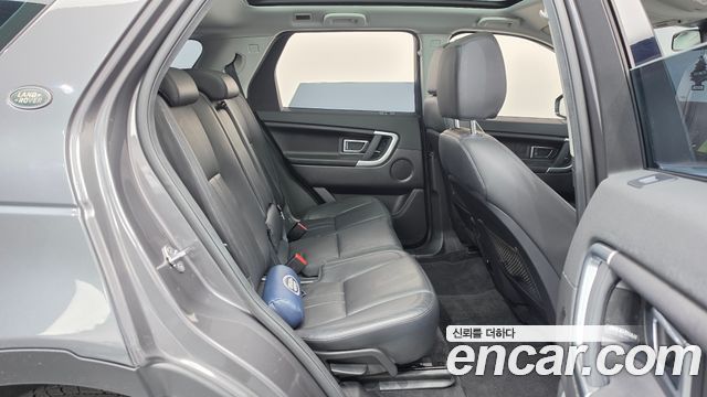 Land Rover Discovery Sport 2.0 TD4 SE 2017 — фото 12