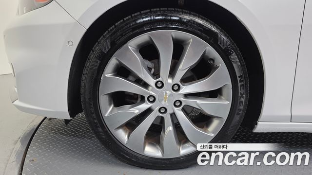 Chevrolet Malibu 2.0 Turbo LTZ Premium 2017 — фото 5