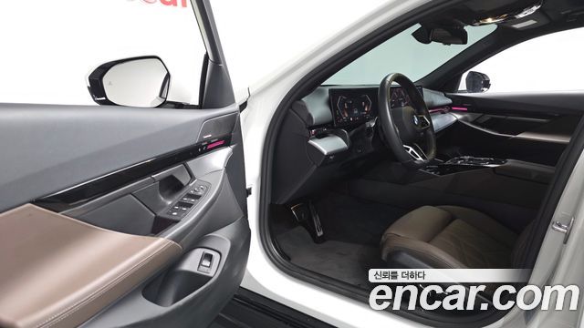 BMW 5 Series (G60) 520i M Sport 2024 — фото 10