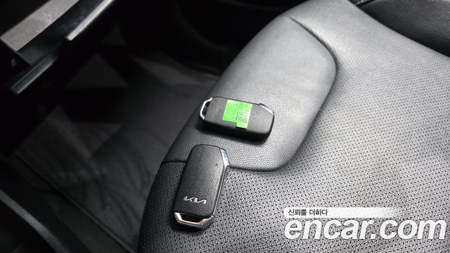 Kia Niro Plus Air 2023 — фото 22
