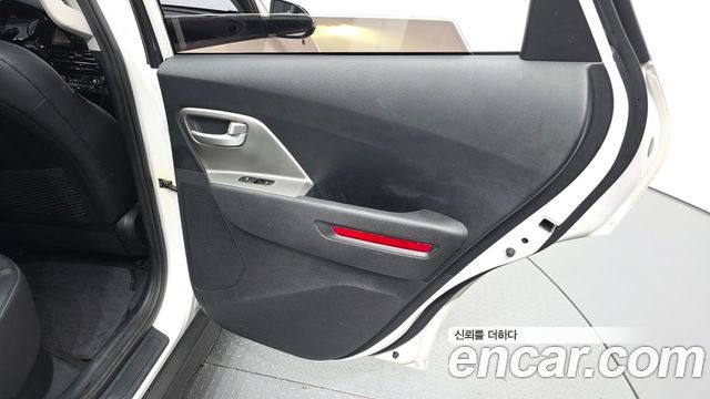 Kia Niro Plus Air 2023 — фото 31