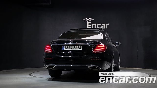 Mercedes-Benz E-Class (W213) E300 4MATIC Exclusive 2019 — фото 4