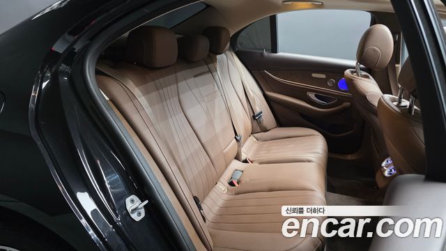 Mercedes-Benz E-Class (W213) E300 4MATIC Exclusive 2019 — фото 11