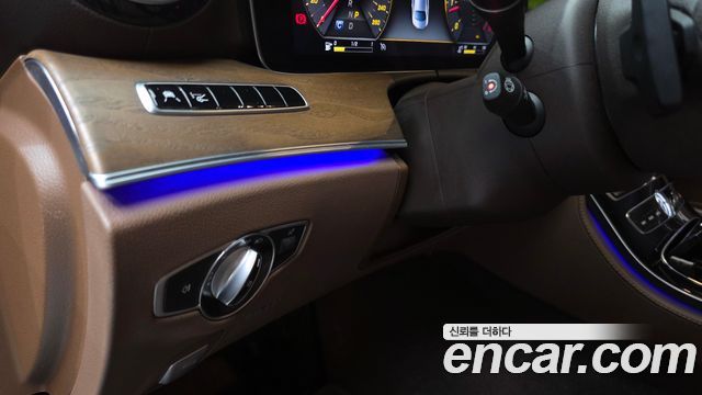 Mercedes-Benz E-Class (W213) E300 4MATIC Exclusive 2019 — фото 20
