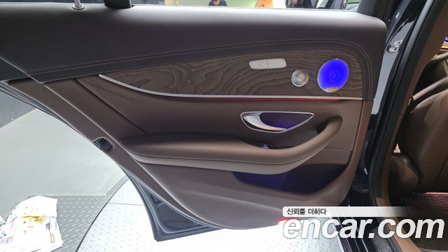 Mercedes-Benz E-Class (W213) E300 4MATIC Exclusive 2019 — фото 25