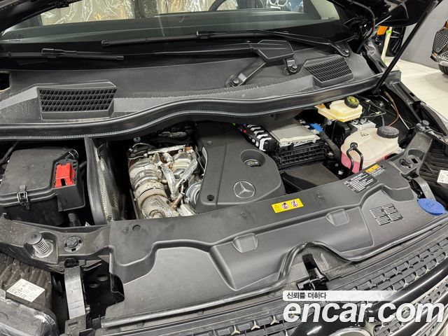 Mercedes-Benz V-Class V300 CDI W447 2025 — фото 7