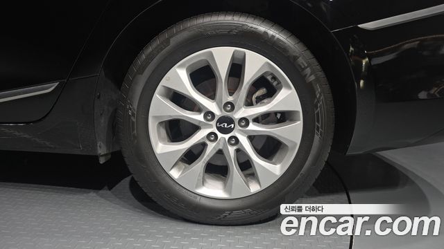 Kia K8 2.5 Gasoline 2WD Noblesse Light 2023 — фото 21