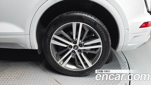Audi Q5 (FY) 40 TDI Quattro Premium 2021 — фото 21