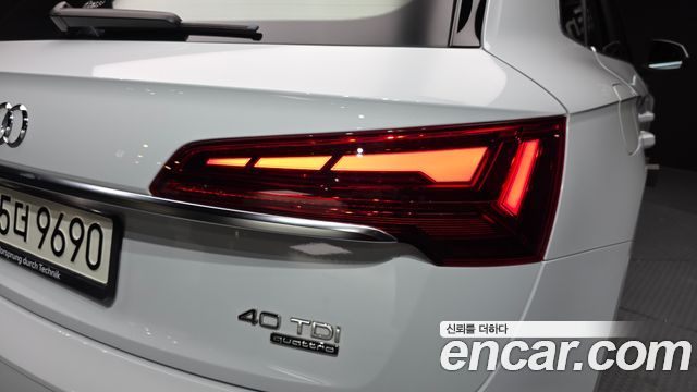 Audi Q5 (FY) 40 TDI Quattro Premium 2021 — фото 23