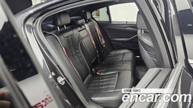 BMW 5 Series (G30) 520d xDrive M Sport Package Plus 2018 — фото 11