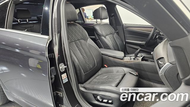 BMW 5 Series (G30) 520d xDrive M Sport Package Plus 2018 — фото 12