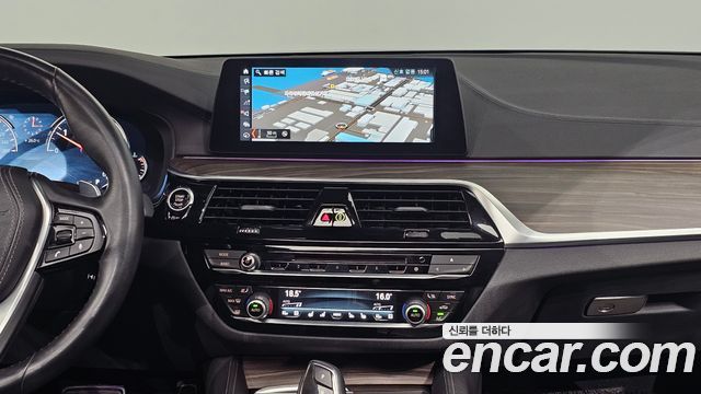 BMW 5 Series (G30) 520d xDrive M Sport Package Plus 2018 — фото 14