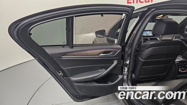 BMW 5 Series (G30) 520d xDrive M Sport Package Plus 2018 — фото 25