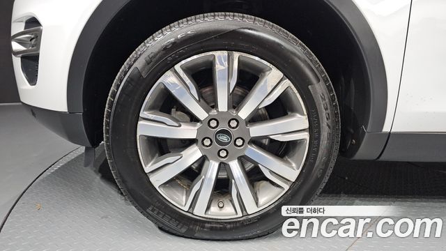 Land Rover Discovery Sport 2.0 TD4 HSE Luxury 2018 — фото 5