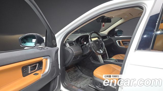 Land Rover Discovery Sport 2.0 TD4 HSE Luxury 2018 — фото 10