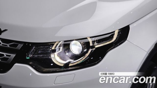 Land Rover Discovery Sport 2.0 TD4 HSE Luxury 2018 — фото 22