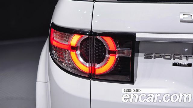 Land Rover Discovery Sport 2.0 TD4 HSE Luxury 2018 — фото 23