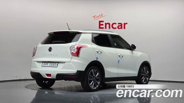 KG Mobility (SsangYong) Tivoli LX 2WD HI-DLX 2016 — фото 2