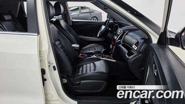KG Mobility (SsangYong) Tivoli LX 2WD HI-DLX 2016 — фото 11