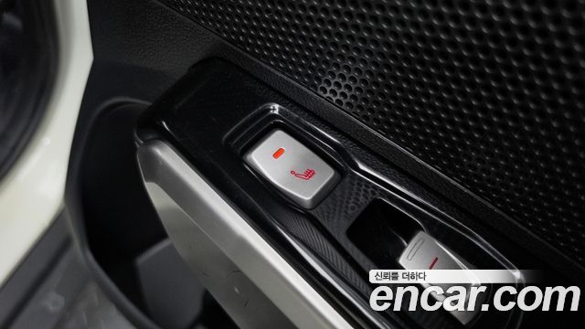 KG Mobility (SsangYong) Tivoli LX 2WD HI-DLX 2016 — фото 18