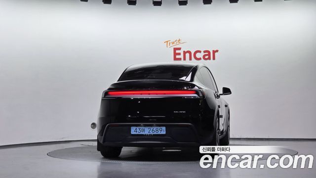 Tesla Model Y Long Range AWD 2025 — фото 4