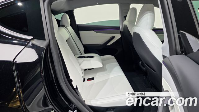 Tesla Model Y Long Range AWD 2025 — фото 12
