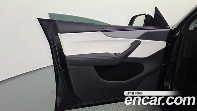 Tesla Model Y Long Range AWD 2025 — фото 24