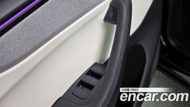 Tesla Model Y Long Range AWD 2025 — фото 29