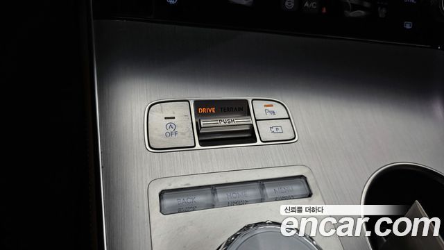 Genesis GV70 2.5T Gasoline AWD 2025 — фото 13