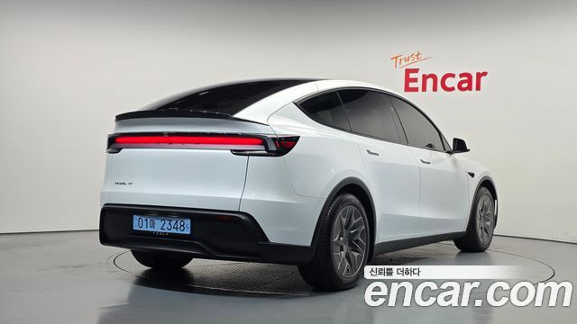 Tesla Model Y L Long Range AWD 2026 — фото 2