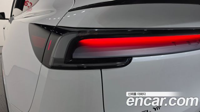 Tesla Model Y L Long Range AWD 2026 — фото 23