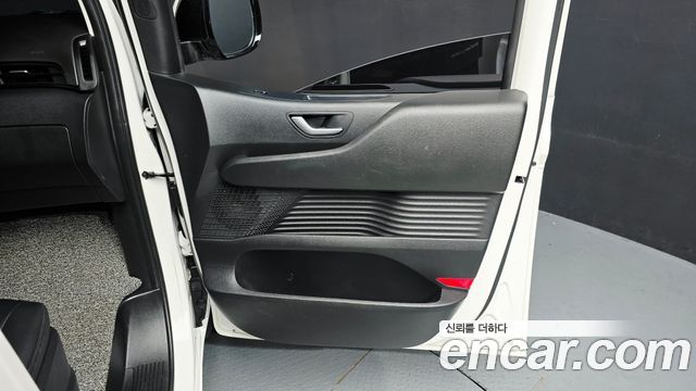 Hyundai Staria Cargo 3-Seater Modern 2023 — фото 30