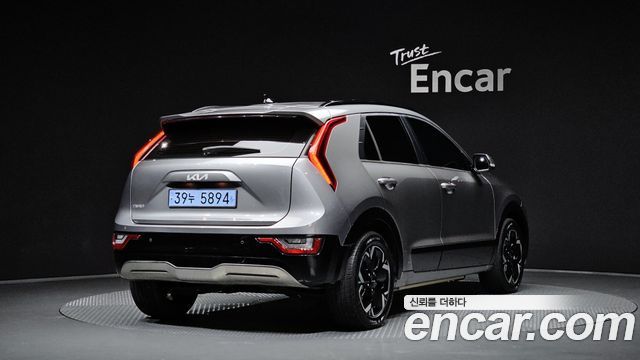 Kia Niro EV Air 2023 — фото 2