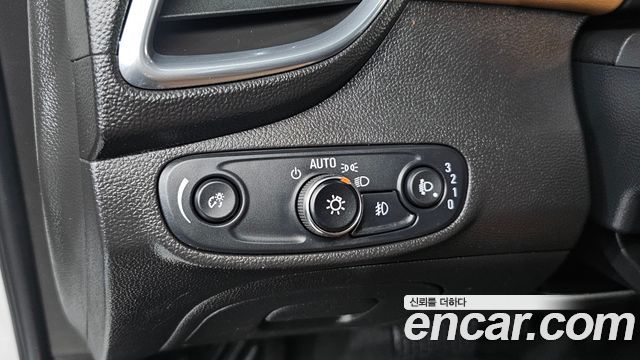 Chevrolet Trax 1.4 Premier 2018 — фото 18