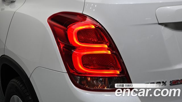 Chevrolet Trax 1.4 Premier 2018 — фото 23